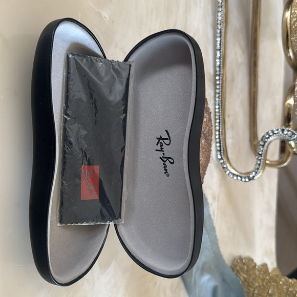 Ray-Ban Black Glasses Case - Picture 2 of 6